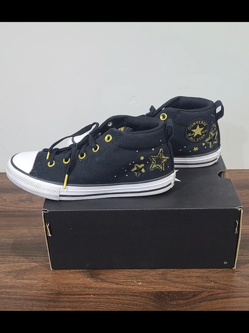 Converse brand new